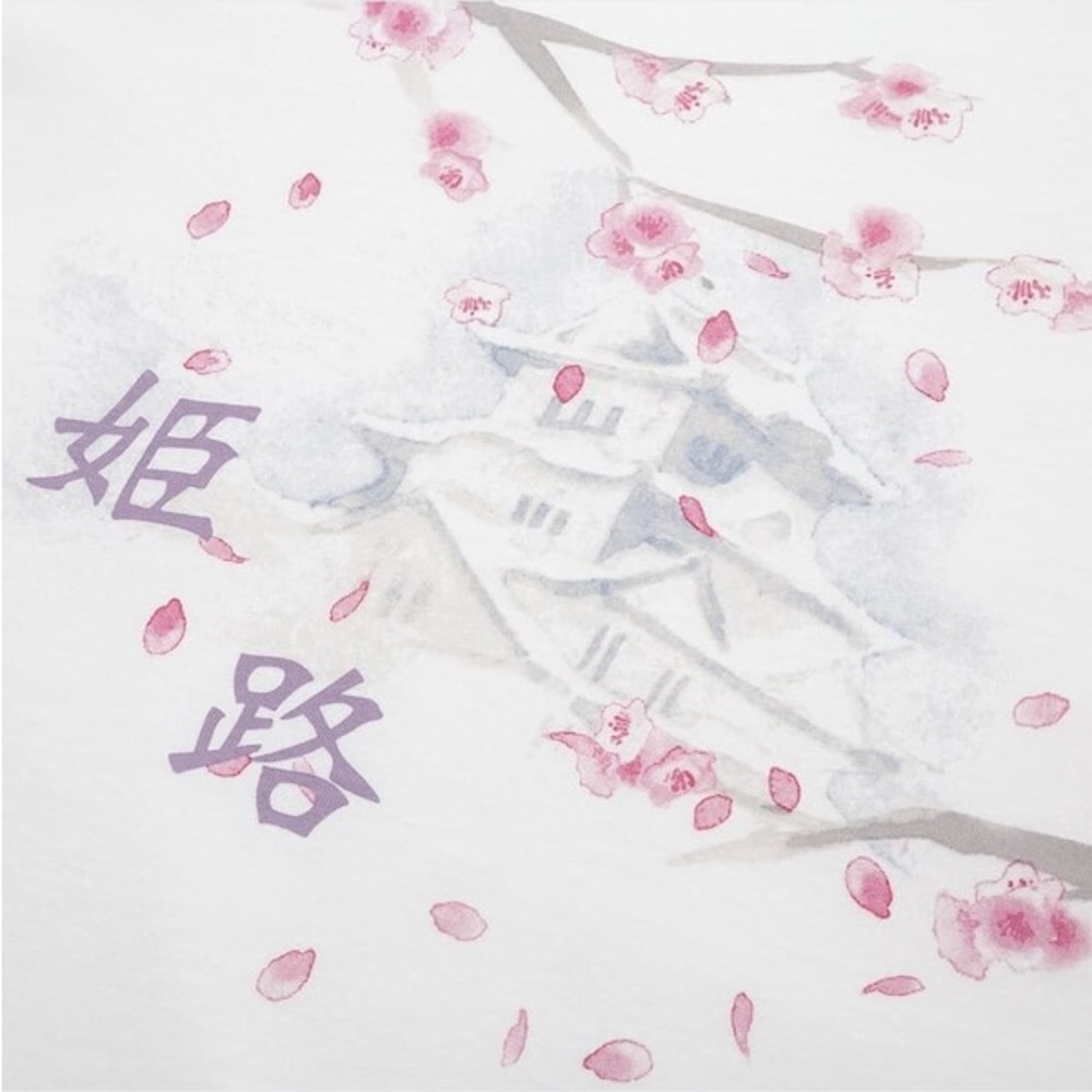 Uniqlo NWT NEW Floral Graphic Tee with Japanese Castle Design Cherry Blossoms